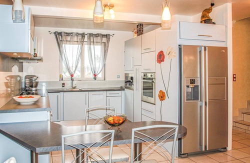 Pommeret House | Gorgeous home in Pommeret with sauna