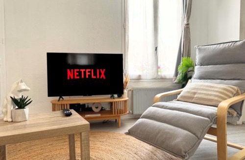 Donnemarie-Dontilly Apartment | Grace Even's Loft - Charme Médiéval & Confort Moderne - Wi-Fi Fibre, Netflix & Cuisine Équipée - Séjour Idéal en Duo ou Solo