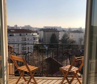 Cusset Apartment | Grand appartement 80m² - Suite parentale