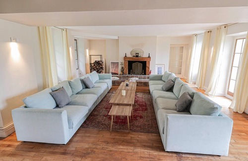 Villecerf House | Grand Estate for 20 with Pool, Garden
