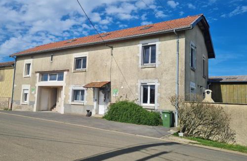 Lironville House | Grand gîte tout équipé à la ferme, idéal pour familles et amis, avec terrasse et proche de loisirs - FR-1-584-295