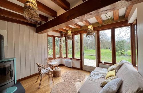 Cellettes House | Grand gite rénové, jacuzzi, jardin, rivière, calme