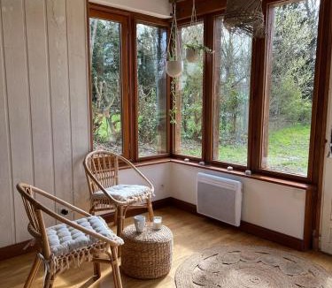 Cellettes House | Grand gite rénové, jacuzzi, jardin, rivière, calme