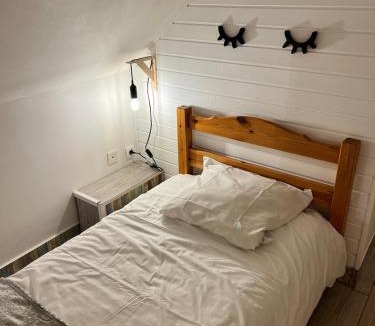 Cellettes House | Grand gite rénové, jacuzzi, jardin, rivière, calme