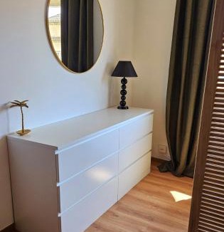 Quartier Administrations Apartment | Grand studio au coeur de Nîmes à côté des Arènes