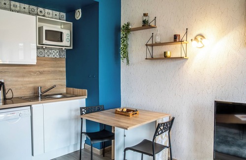 Saint Nicolas - Charles III - Ville vieille - Trois Maisons - Leopold Apartment | Grand Studio Stan Nancy - quiet, cosy, bright