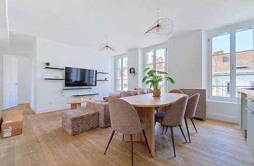 Sainte-Savine Apartment | Grand T5 100m2 lumineux - climatisé - 10 min du centre-ville
