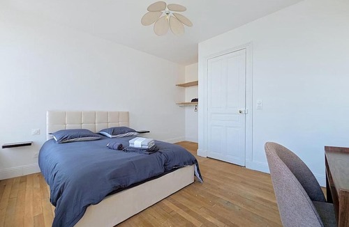 Sainte-Savine Apartment | Grand T5 100m2 lumineux - climatisé - 10 min du centre-ville