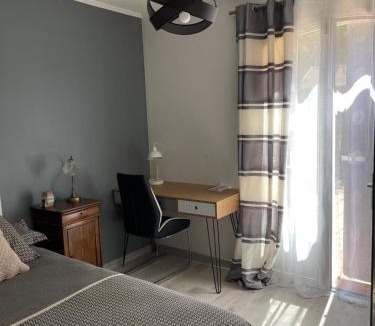 Cornebarrieu Apartment | Grande Chambre meublee