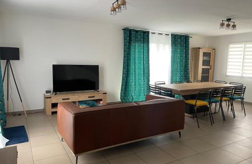 Dieupentale Villa | Grande maison avec piscine
