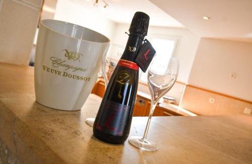 Noe-les-Mallets House | Grande maison de champagne Chez L