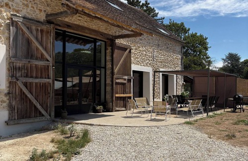 Villeblevin House | Grange la Montagne - Relaxation and a Warm, Friendly Atmosphere