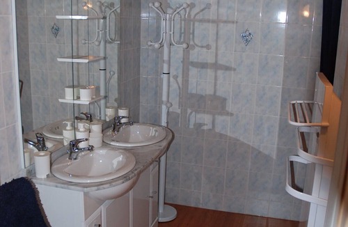 Auzat House | Grange Renove , 9 Couchages Ideal our 2 Couples et 5 Enfants , Location Vacance
