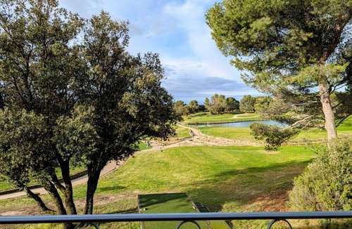 Saumane-de-Vaucluse Apartment | Greens view golf saumane
