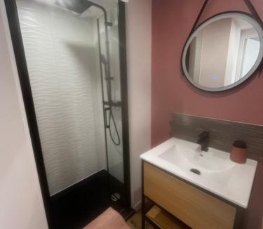 Vignoc Apartment | Grenier calme et fonctionnel pour 2 pers accès indépendant