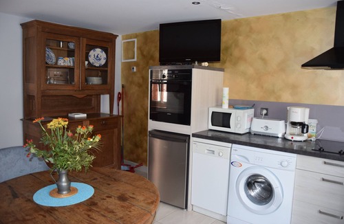 Saint-Paul Other | Group gîte for 14 people on the farm (horses, donkeys, rabbits.). Pets allowed.