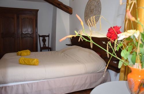 Saint-Paul Other | Group gîte for 14 people on the farm (horses, donkeys, rabbits.). Pets allowed.