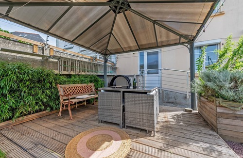 Morlaix Apartment | Guest House 'Domaine De Pharaon' with Shared Terrace, Wi-Fi and Air Conditioning