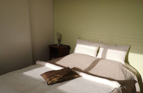 Henansal Bed & Breakfast | Guest House 'Ker Valou' with Shared Garden and Wi-Fi
