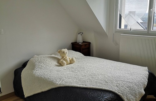 Henansal Bed & Breakfast | Guest House 'Ker Valou' with Shared Garden and Wi-Fi