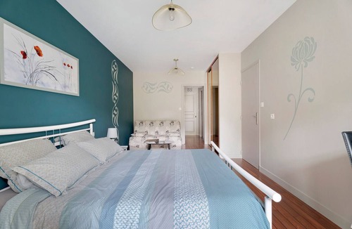 Saint-Meloir-des-Ondes Bed & Breakfast | Guest Room “Chez Jean-Pierre et Marie-Thérèse” with Wi-Fi