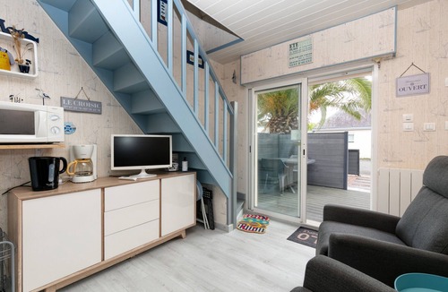 Le Croisic Apartment | Guest Room - Bedroom