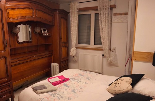 Plaine Bed & Breakfast | Guest Room 'Chalet Des 3 Pins - Évasion' with Mountain View, Shared Terrace & Wi-Fi