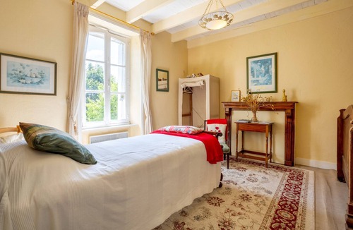 Riec-sur-Belon Bed & Breakfast | Guest Room “Chambre Verte” with Shared Garden and Wi-Fi