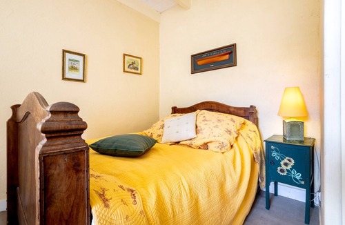 Riec-sur-Belon Bed & Breakfast | Guest Room “Chambre Verte” with Shared Garden and Wi-Fi