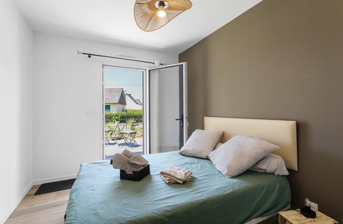 Lanvollon Bed & Breakfast | Guest Room 'Chambre Taupe' with Shared Pool, Communal Terrace and Wi-Fi