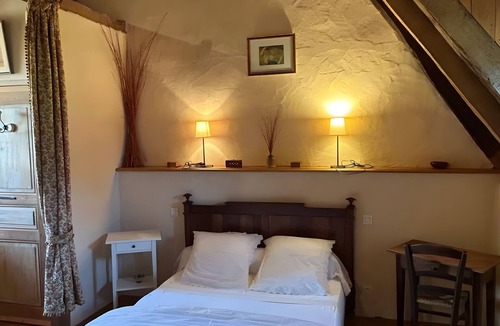 Anglars-Saint-Felix Bed & Breakfast | Guest Room “La Grange De La Bonaurie - Sienne” with Shared Terrace, Garden, and Wi-Fi