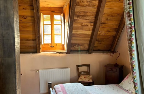 Anglars-Saint-Felix Bed & Breakfast | Guest Room 'La Grange De La Bonaurie - Havane' with Shared Terrace and Garden