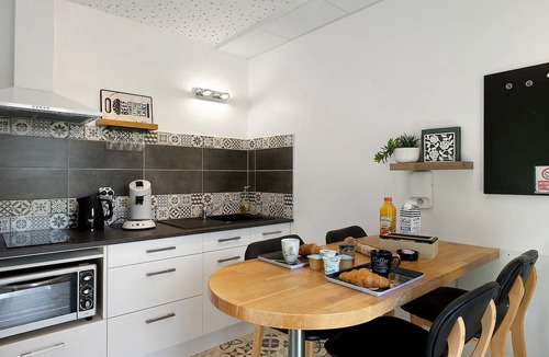 Romille Bed & Breakfast | Guest Room 'L'Aube' with Shared Terrace, Communal Garden and Wi-Fi