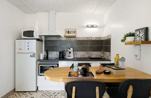 Romille Bed & Breakfast | Guest Room 'L'Aube' with Shared Terrace, Communal Garden and Wi-Fi