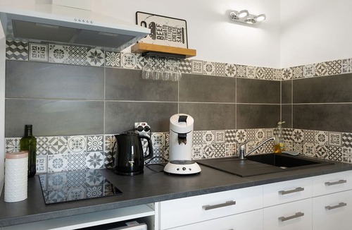 Romille Bed & Breakfast | Guest Room 'L'Aube' with Shared Terrace, Communal Garden and Wi-Fi