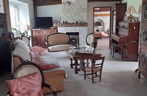Saint-Bon Bed & Breakfast | Guest Room “Room 3” with Shared Pool, Communal Terrace and Wi-Fi
