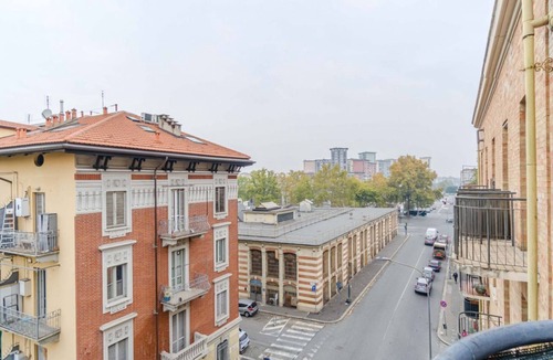 Vittoria Apartment | GuestHost - A cozy 45 square meters apartment, perfect for two people, located on the fourth floor of a building (NO elevator).The property is located in the Barriera di Milano neighborhood, north of the historic center. Convenient public transportation