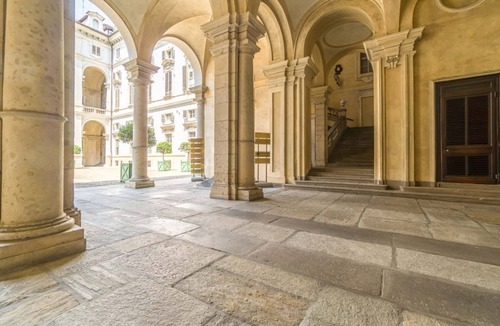 Roman Quarter Apartment | GuestHost - Nice and cozy apartment for 3 people, located in the city center, inside the prestigious Palazzo Saluzzo Paesana, one of the most beautiful historic buildings in Turin. We are located in the elegant district of Quadrilatero Romano, a stone's