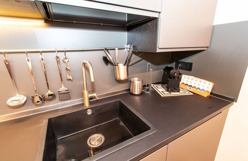 Roman Quarter Apartment | GuestHost - Our wonderful apartment is located in the historic center of Turin, overlooking the rooftops of the Quadrilatero Romano. The house is equipped with every comfort and is perfect for 6 people. The apartment is situated very close to all the mai
