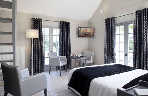 Provins Hotel | Hôtel Aux Vieux Remparts