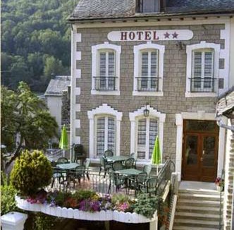 Saint-Chely-d'Aubrac Hotel | Hôtel des Voyageurs