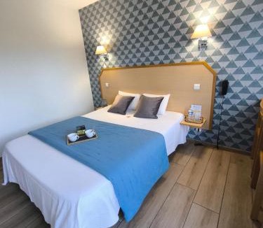 Onet-le-Chateau Hotel | Hôtel Le Laury's-hôtel calme proche de Rodez avec parking privé gratuit-Arrivée après 20h possible via borne automatique