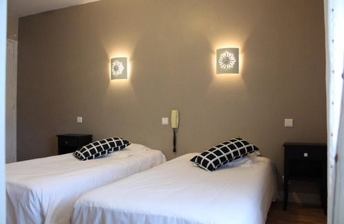 Remoulins Hotel | Hôtel Les Glycines