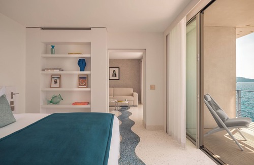 Le Lavandou Hotel | Hôtel Les Roches – Relais & Châteaux