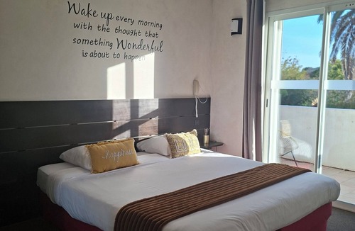 Sanary-sur-Mer Hotel | Hôtel Synaya