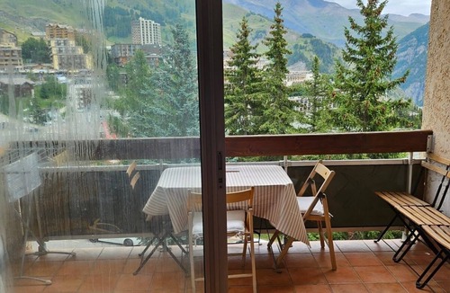 Orcieres-Merlette Apartment | Heart of resort, large 5-person studio at foot of slopes with panoramic view,