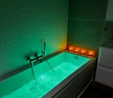 Reims City Centre Apartment | HENRI, Reims centre, calme et confort