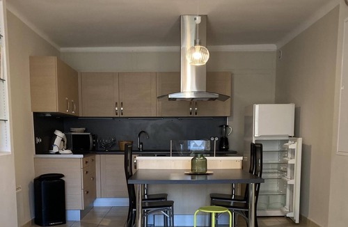 Montferrat House | Hiljainen Mökki Kylässä