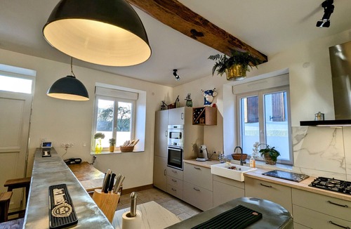 Mouzay Cottage | Historic modern house with flexible capacity