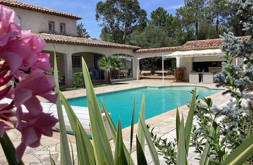 La Bouverie Apartment | Holiday Apartment "Clos Saint Jean" with Pool, Private Terrace & Wi-Fi